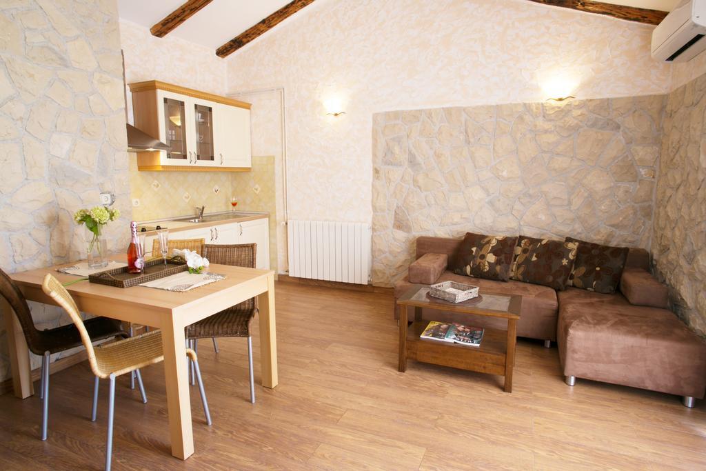 Apartments Tomulic Novalja Kültér fotó