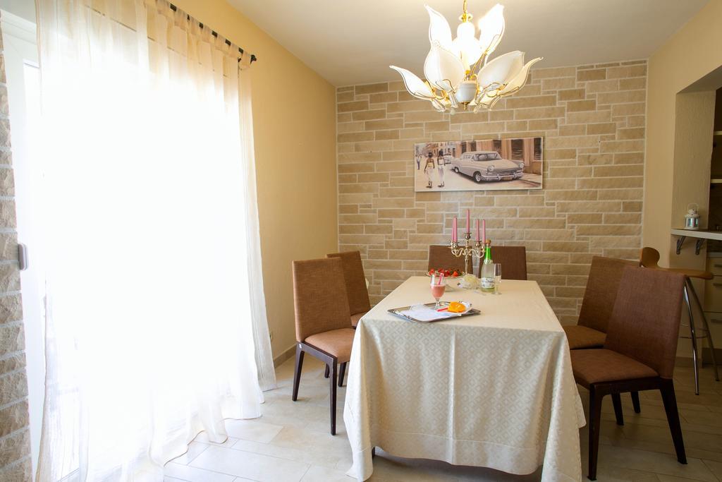 Apartments Tomulic Novalja Kültér fotó
